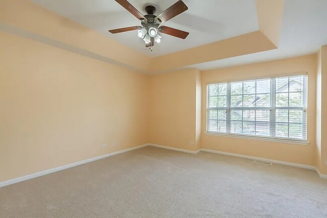 Building Photo - 1953 Fountain Grass Cir