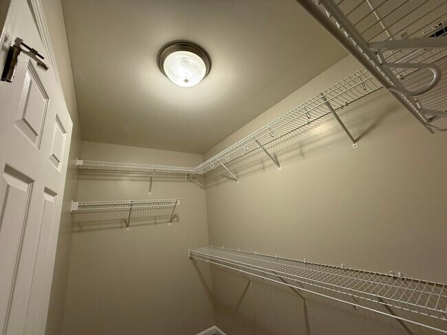 Building Photo - Single Family Home