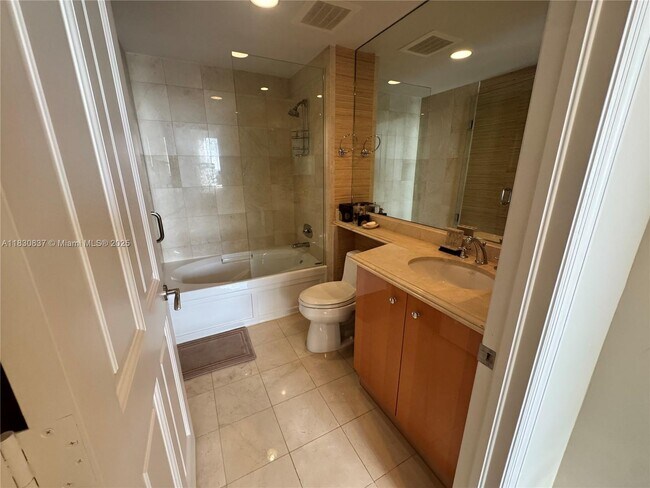 Building Photo - 17875 Collins Ave