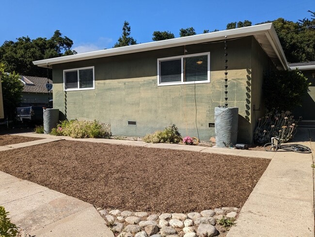 Building Photo - 22 Paso Cresta