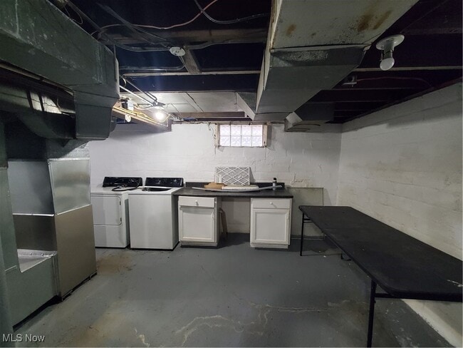 Building Photo - 13413 Durkee Ave