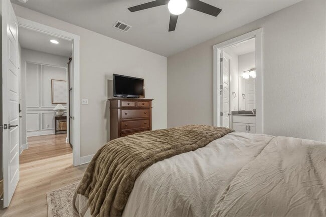 Building Photo - 4505 Post Loop