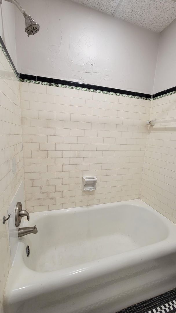 Building Photo - 226 Sunnyland Ave