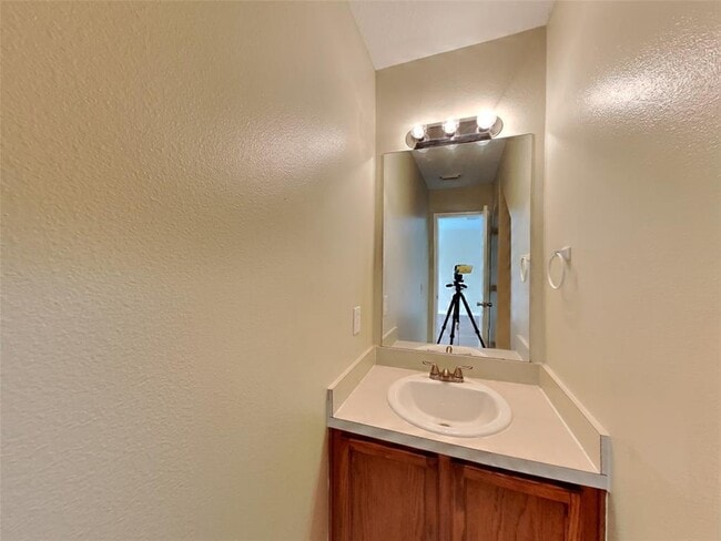 Building Photo - 18322 Valiant Brook Ct