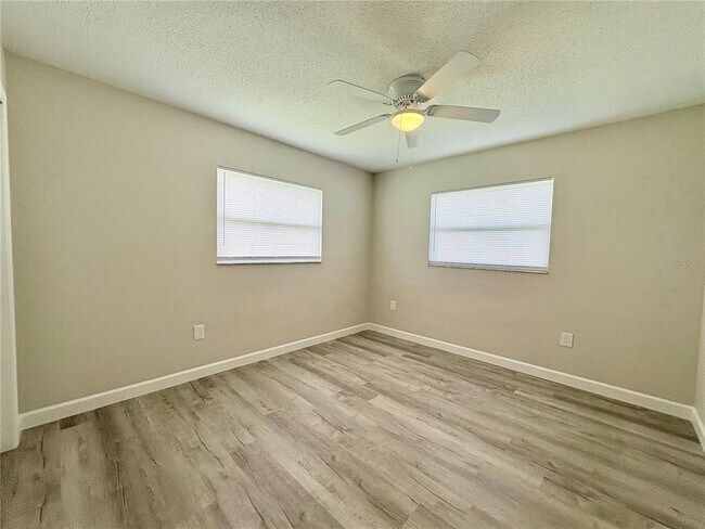 Building Photo - 3126 Shamrock Dr
