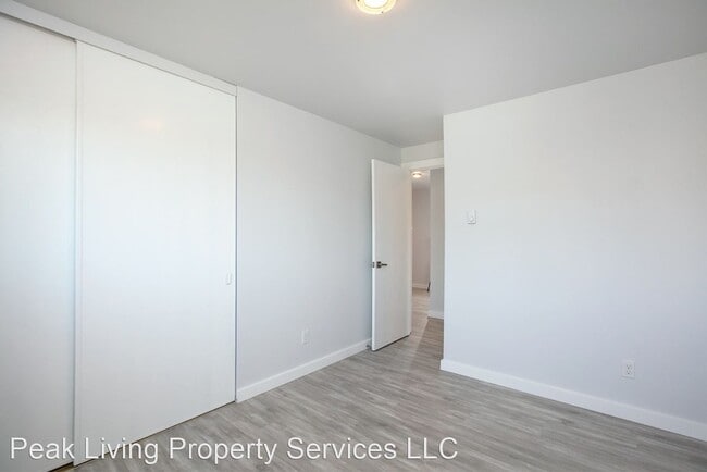 Building Photo - 5600 California Ave SW