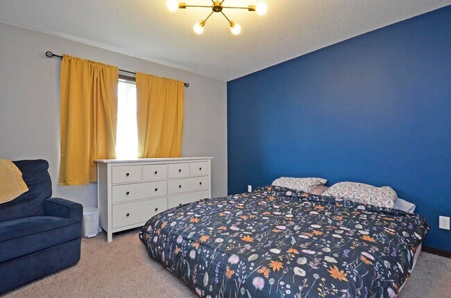 Building Photo - Great 4BR/3BA Big Lake Home Available mid August!