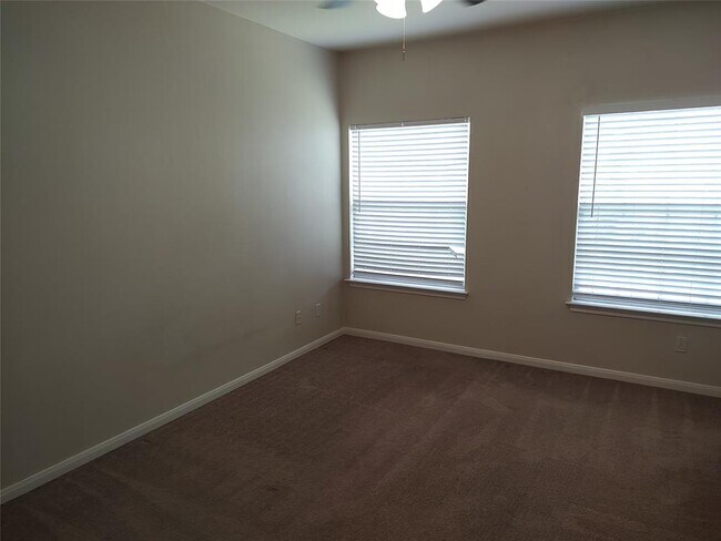Building Photo - 2206 S Bagdad Rd