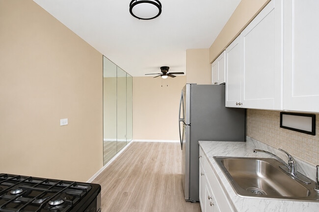 Building Photo - 1500 Robin Cir