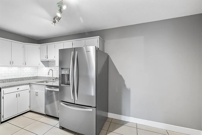 Building Photo - 11 Cogswell Ave