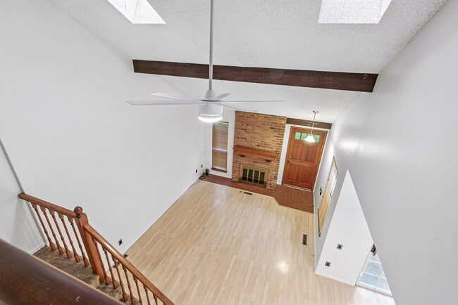 Building Photo - 9998 Grove St