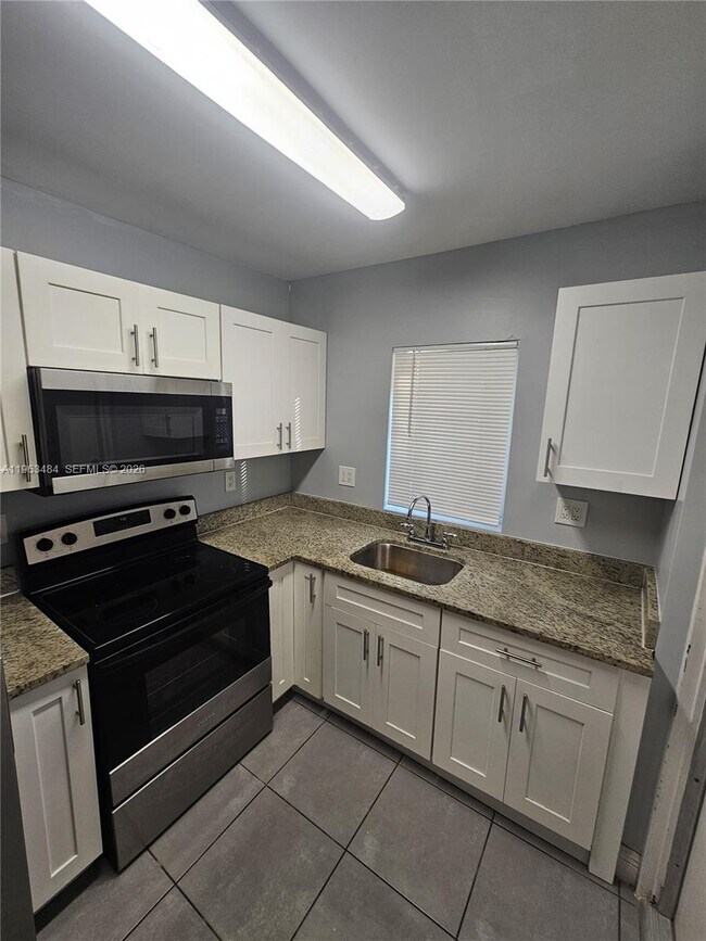 Building Photo - 1128 NW 101st St