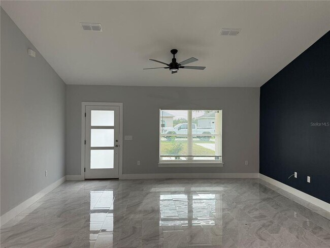 Building Photo - 15185 SE 61st Ct