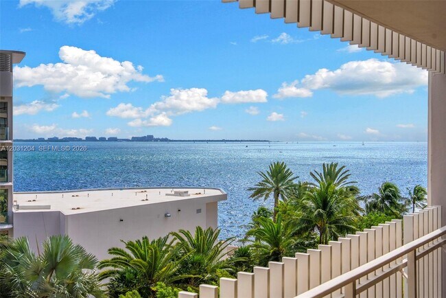 Building Photo - 3 Grove Isle Dr