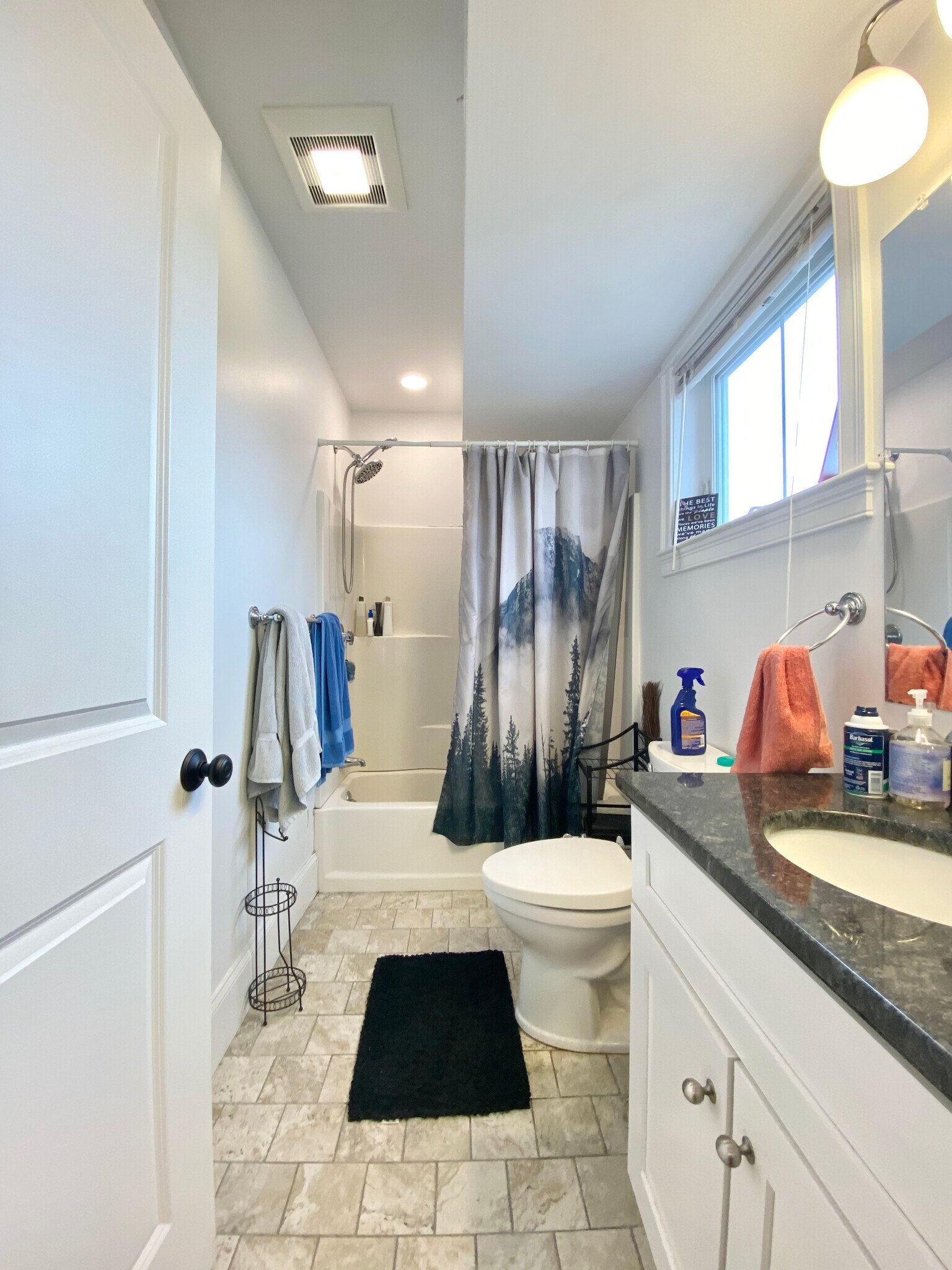 Building Photo - 14 Fern St