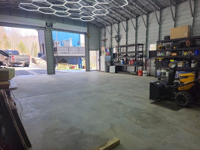 Building Photo - 253 Upper Mad River Rd