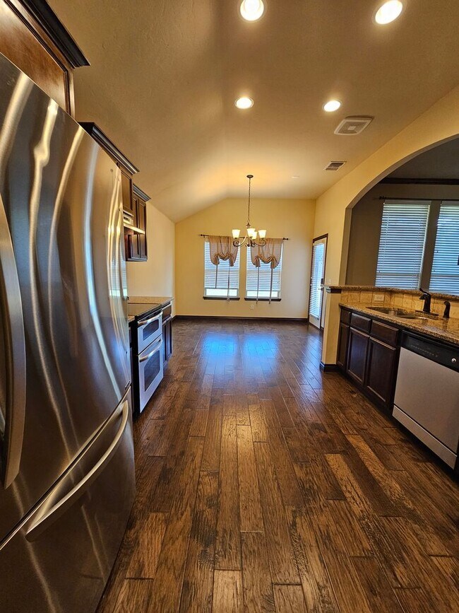 Building Photo - (3) Bed/(2) Bath in Red Canyon Ranch Avail...