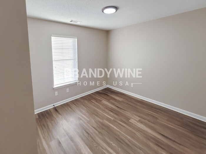 Building Photo - 10242 Evening Hill Dr