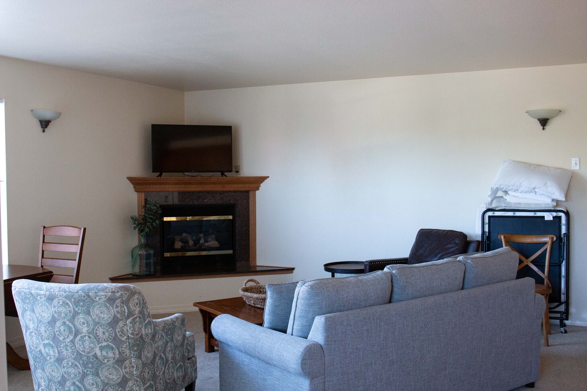 Building Photo - 325 C St