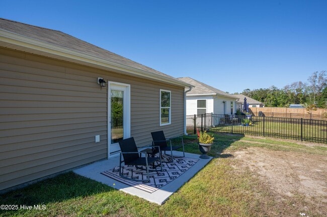 Building Photo - 2018 Course Ln