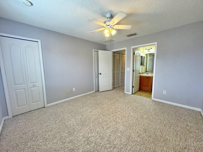 Building Photo - 237 Syrah Way