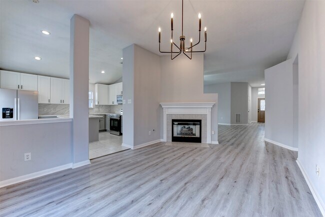 Building Photo - 9026 Eaglecove Dr