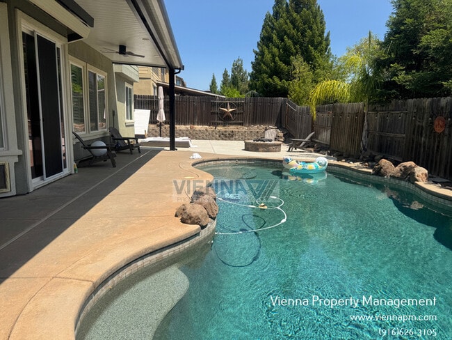 Building Photo - 2169 Mount Errigal Pl