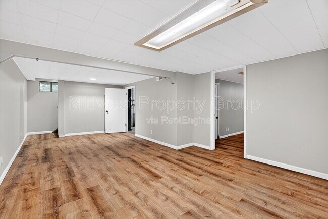 Building Photo - 710 Tyson Dr