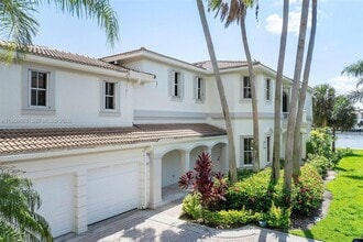 Building Photo - 21301 NE 38th Ave