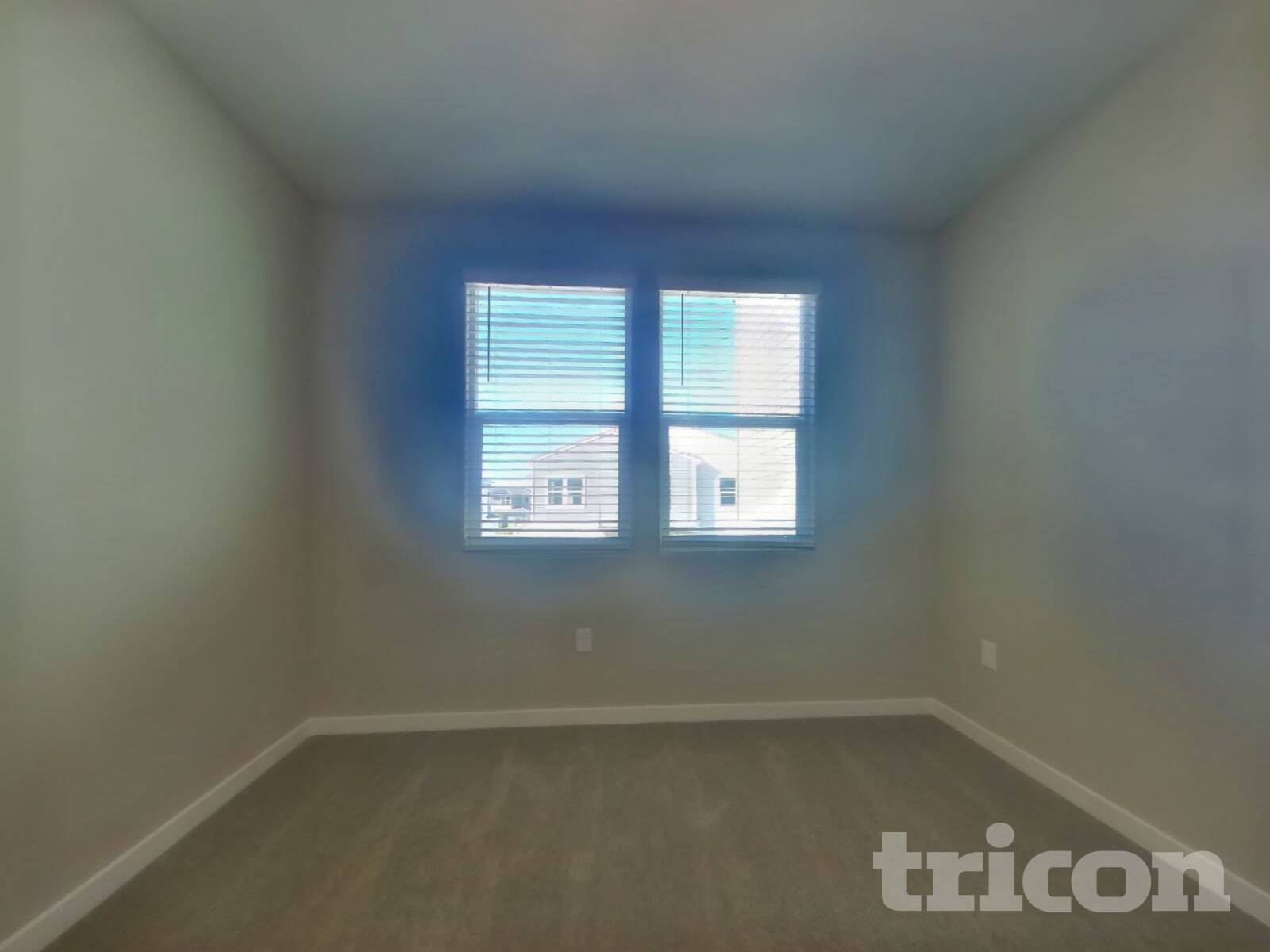 Building Photo - 6 Adella Pl