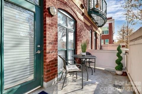 Building Photo - 115 E Park Ave