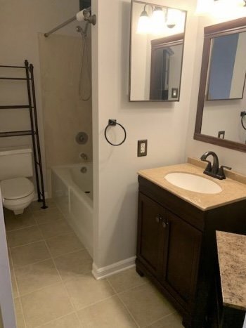 Building Photo - Move-In Ready 2BR Condo at The Meridian– Great Location & Amenities