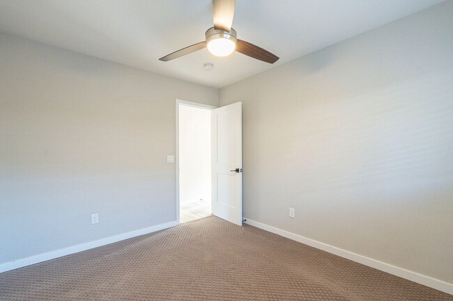 Building Photo - BEAUTIFUL SOUTH SCOTTSDALE - CORNER LOT & ...