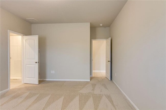 Building Photo - 6916 Ranchito Dr