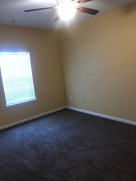 Bed Rm 1 - 575 Oakleaf Plantation Pky