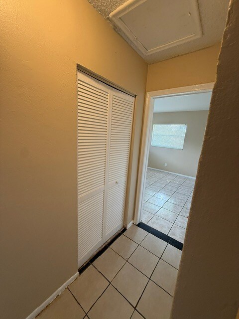 Building Photo - 3907