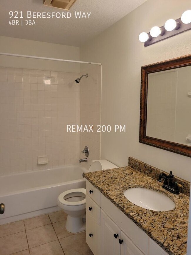 Building Photo - 921 Beresford Way