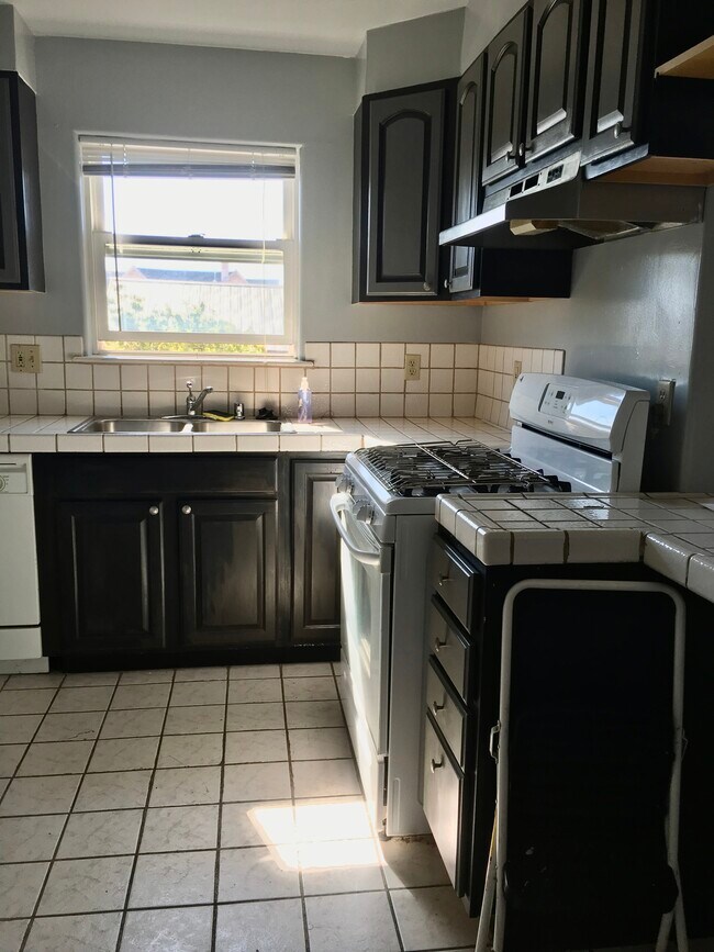 Building Photo - 551 59th Street