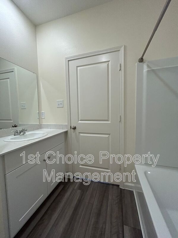 Building Photo - 8229 Pitchfork Dr