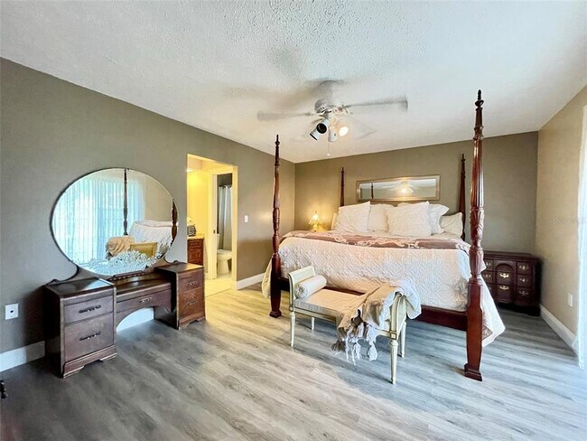 Building Photo - 3016 Oak Cove Dr