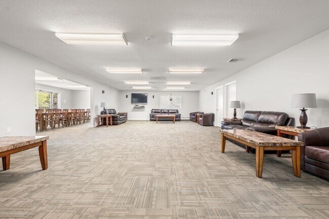Building Photo - 5 Fernview Ave