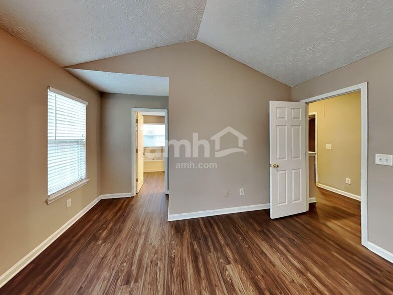 Building Photo - 2376 Rimmele Dr