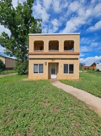 Building Photo - $1111 | 1BR/1BA | Cozy Lower Duplex Unit in Fountain Valley