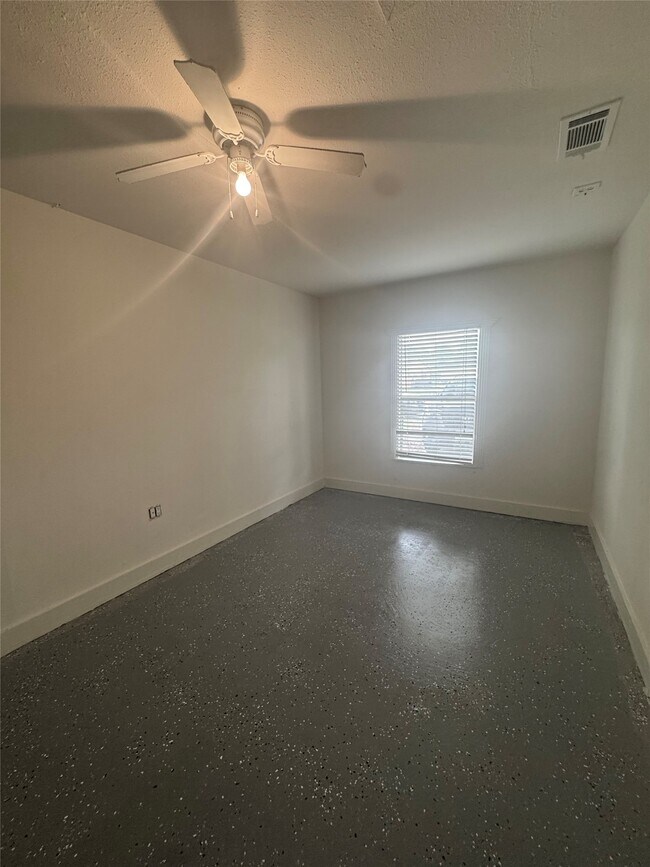 Building Photo - 1443 Willow Rock Rd