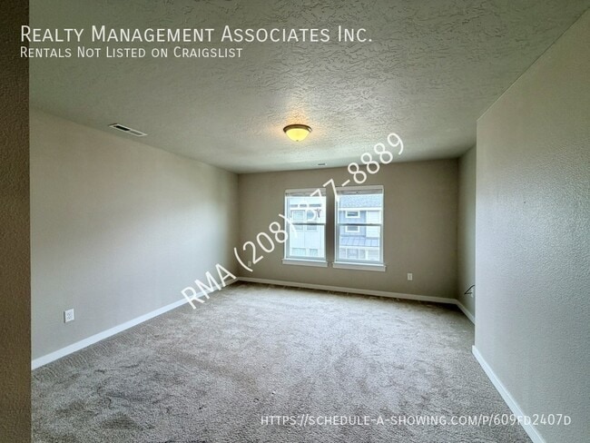 Building Photo - 396 N Traquair Ln