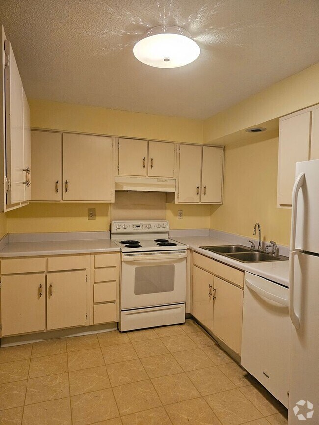 Building Photo - Beautiful Highrise 2 bed 2 bath