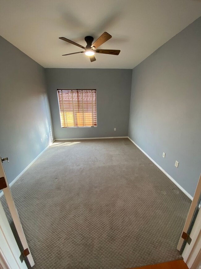 Building Photo - 11865 Tevare Ln