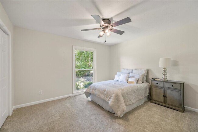 Building Photo - 3109 Shamrock St S