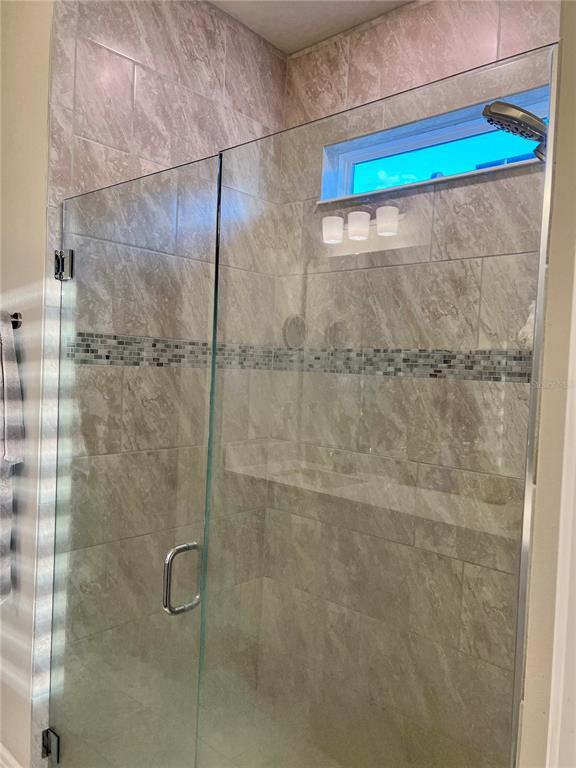 Building Photo - 5353 Royal Point Ave