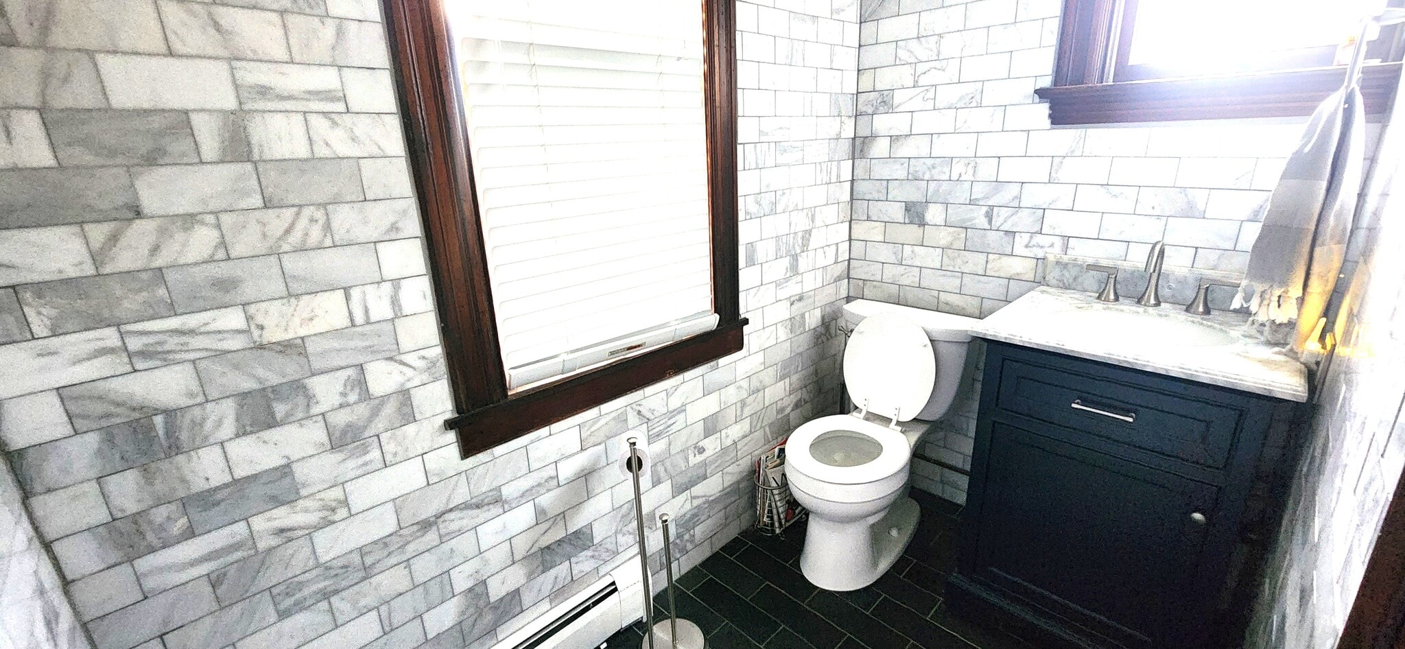 Building Photo - 900 Laurel Ave